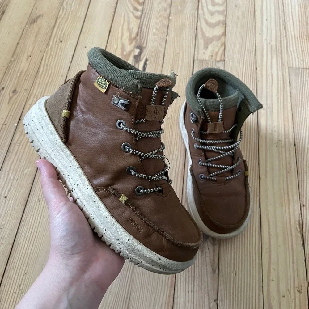 Hey Dude Bradley Boot Youth Size 4 Walnut Brown Leather Knit Collar Ankle Boots
